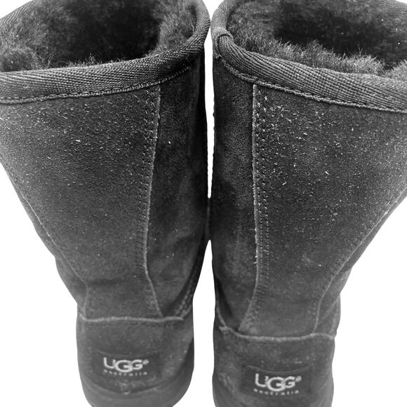 UGG Australia Ultimate Short Boot Women’s Size 7 Black Leather Sheepskin Lining - Picture 8 of 15